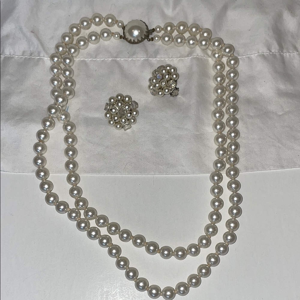 VTG Timeless White Faux Pearl Necklace Jewelry Set made in Japan